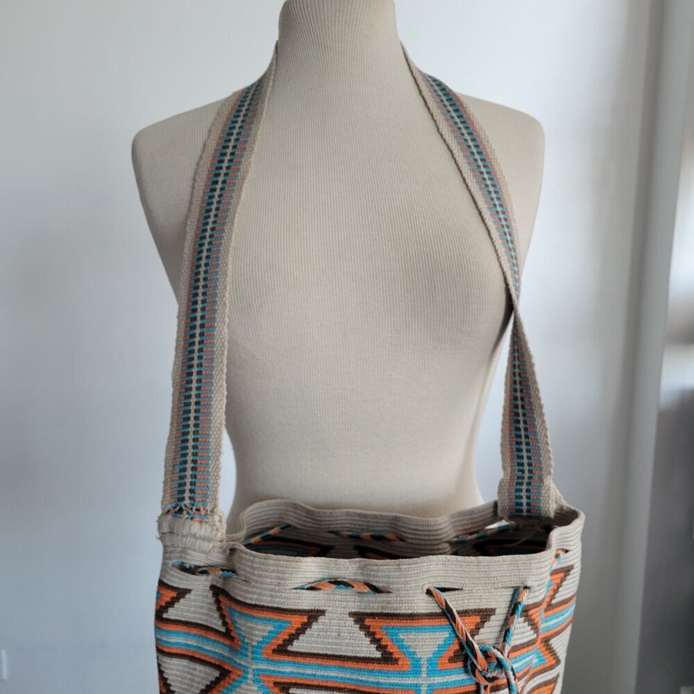 Wayuu Handmade Mochila Colombian Crochet Bag - Picture 12 of 15